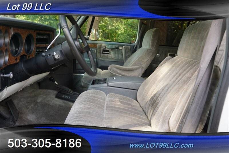 Gmc-suburban-v1500-4dr-v8-auto-1989-white-19