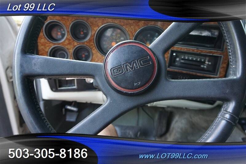 Gmc-suburban-v1500-4dr-v8-auto-1989-white-22