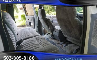 Gmc-suburban-v1500-4dr-v8-auto-1989-white-7