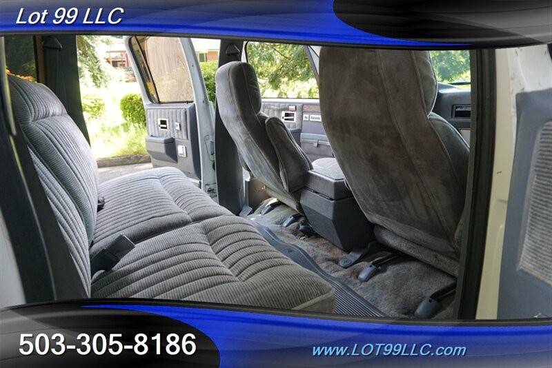 Gmc-suburban-v1500-4dr-v8-auto-1989-white-7