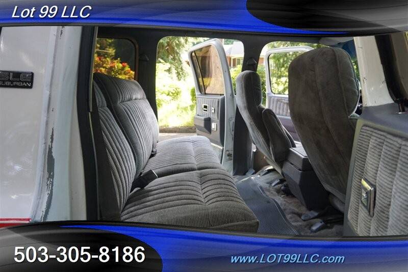 Gmc-suburban-v1500-4dr-v8-auto-1989-white-8