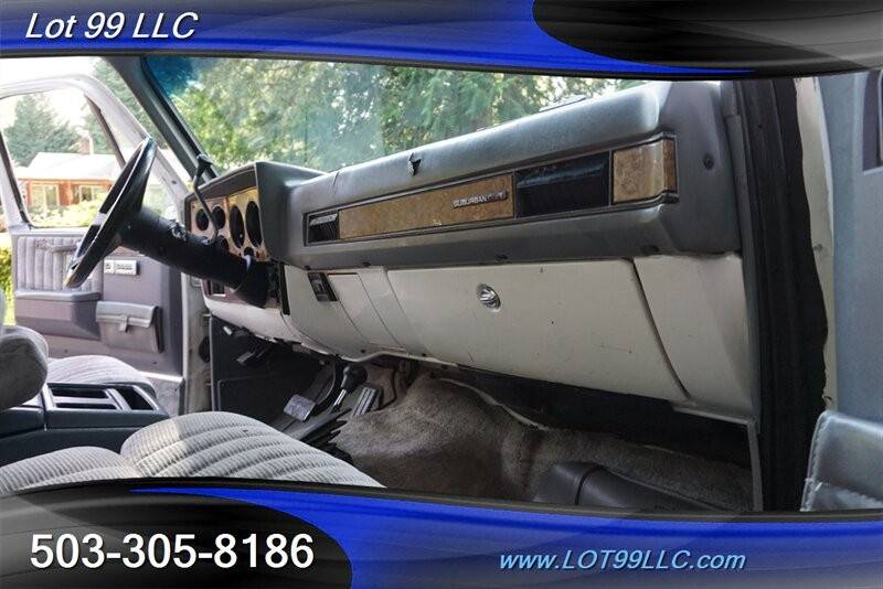 Gmc-suburban-v1500-4dr-v8-auto-1989-white-9