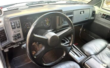 Gmc-typhoon-1993-white-10