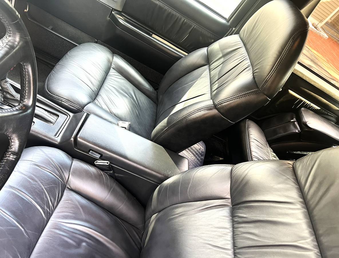 Gmc-typhoon-1993-white-16