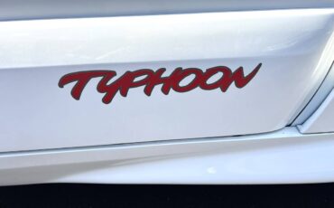 Gmc-typhoon-1993-white-19