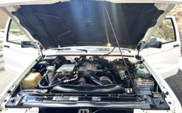 Gmc-typhoon-1993-white-5