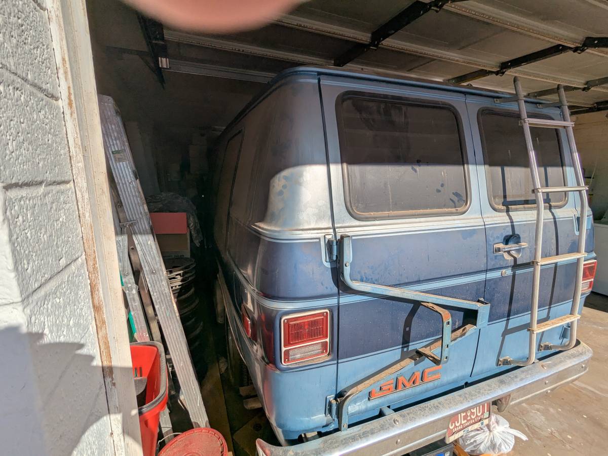 Gmc-vandura-1984-blue-1