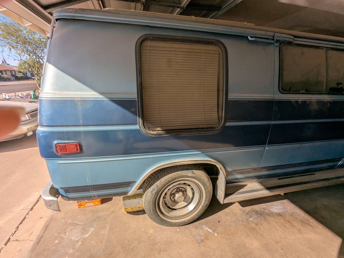 Gmc-vandura-1984-blue-11