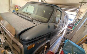 Gmc-vandura-1984-blue-12