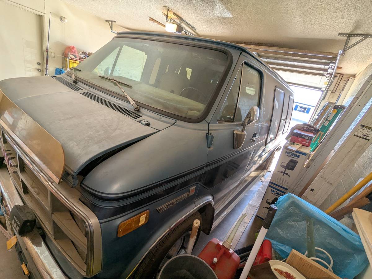 Gmc-vandura-1984-blue-12
