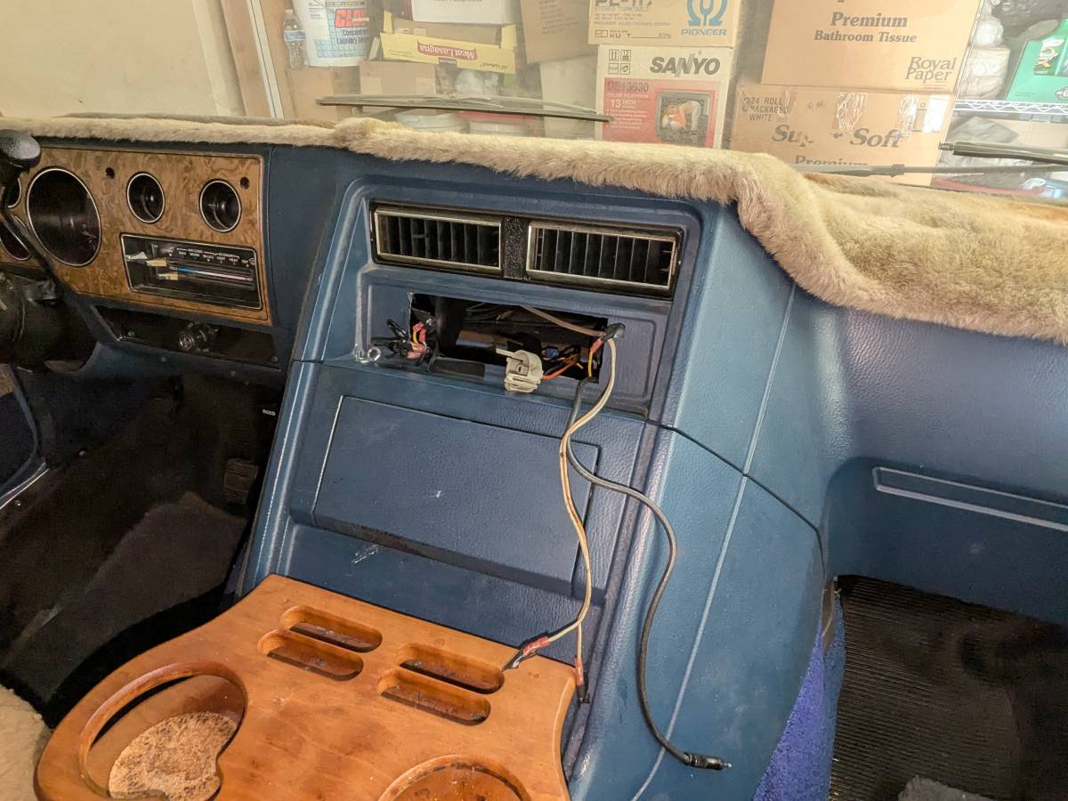 Gmc-vandura-1984-blue-15