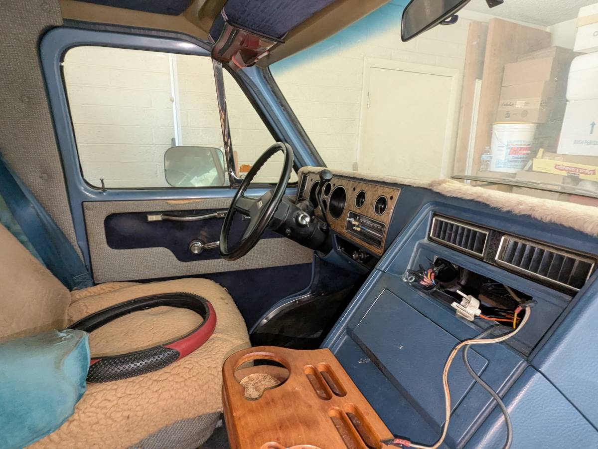 Gmc-vandura-1984-blue-18