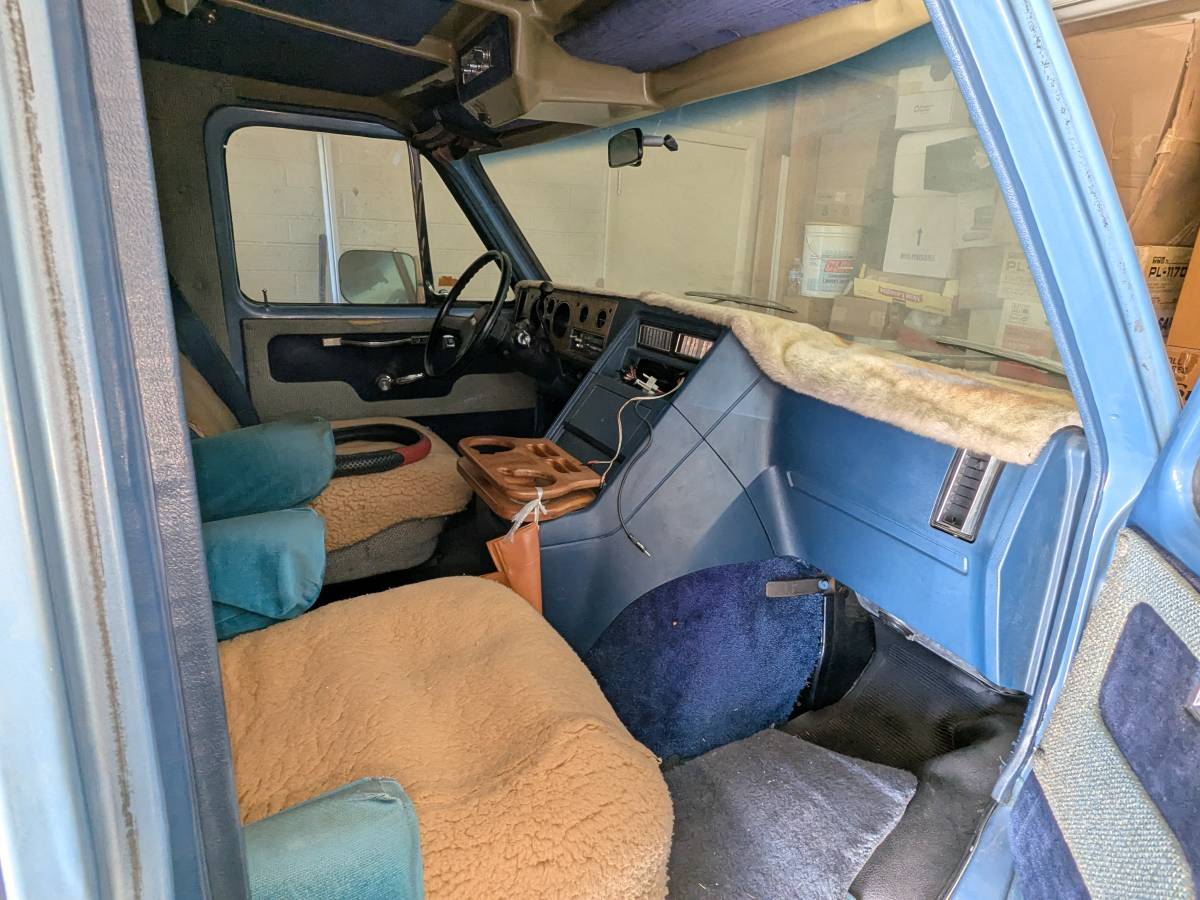 Gmc-vandura-1984-blue-19