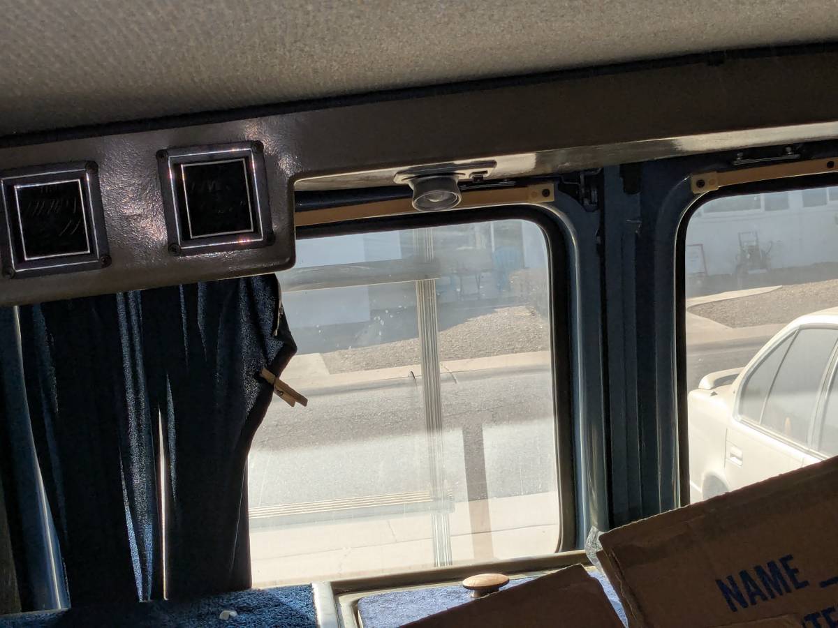 Gmc-vandura-1984-blue-2