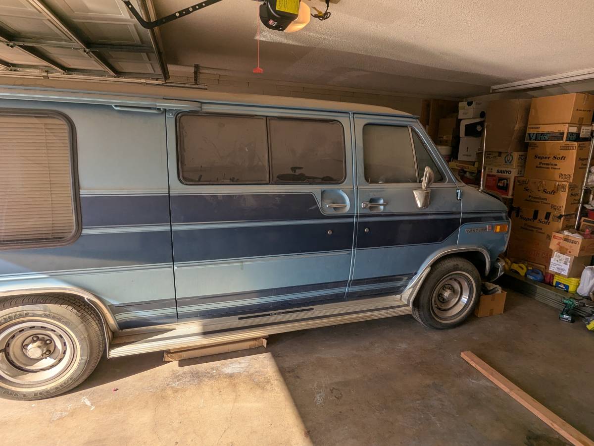 Gmc-vandura-1984-blue-20