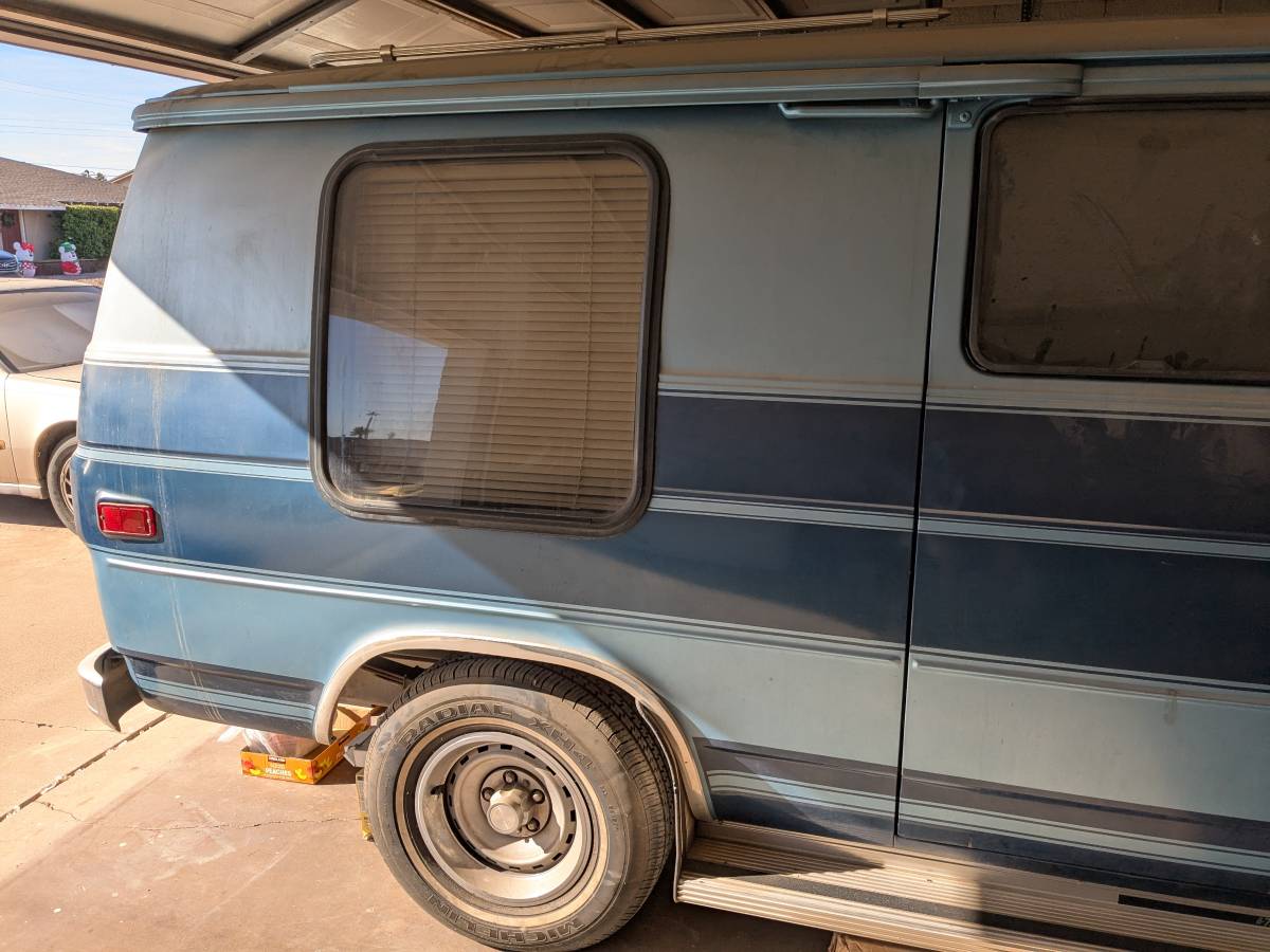 Gmc-vandura-1984-blue-23