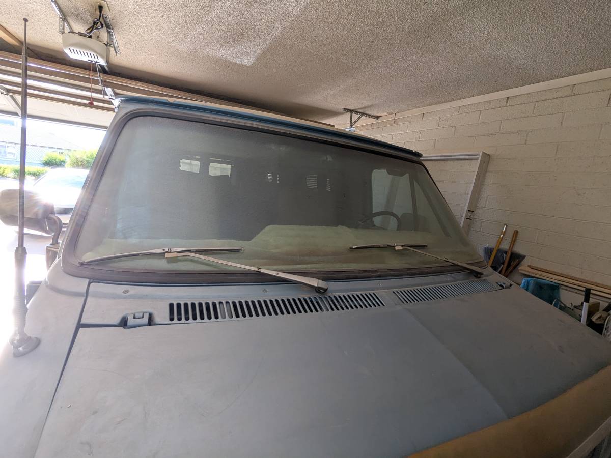 Gmc-vandura-1984-blue