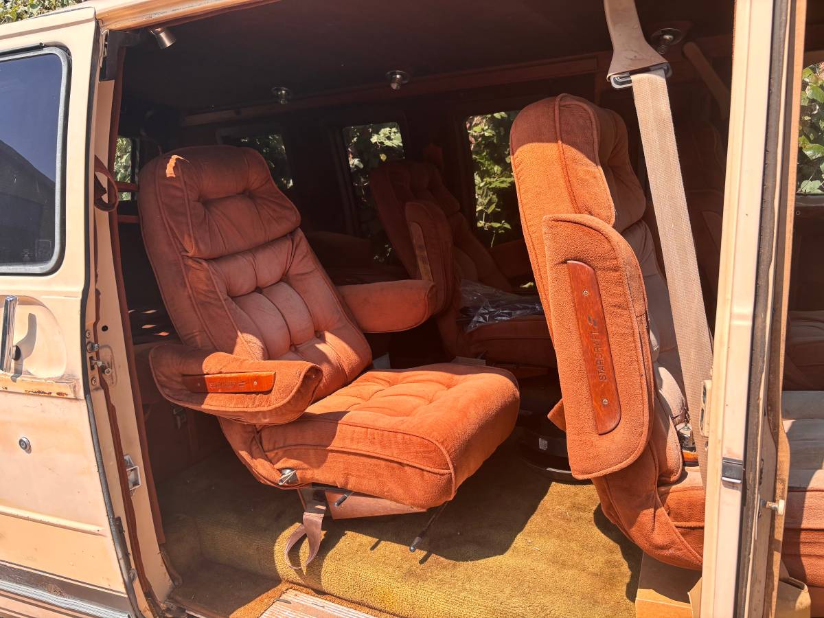 Gmc-vandura-1984-yellow-2