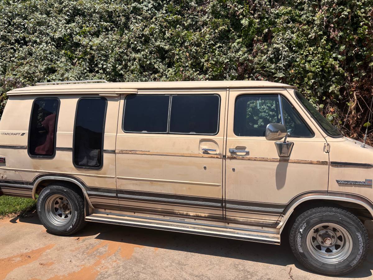 Gmc-vandura-1984-yellow-5