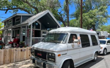 Gmc-vandura-1993-white-6