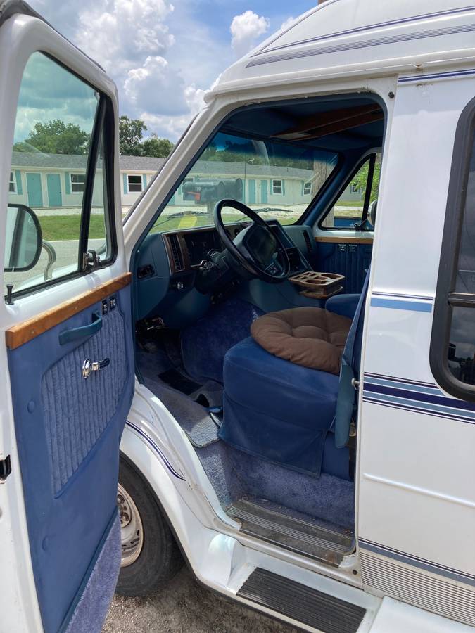 Gmc-vandura-34-ton-1995-white-3