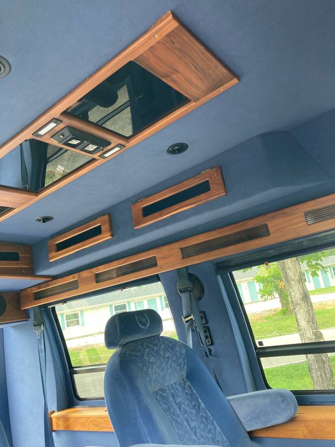 Gmc-vandura-34-ton-1995-white-8
