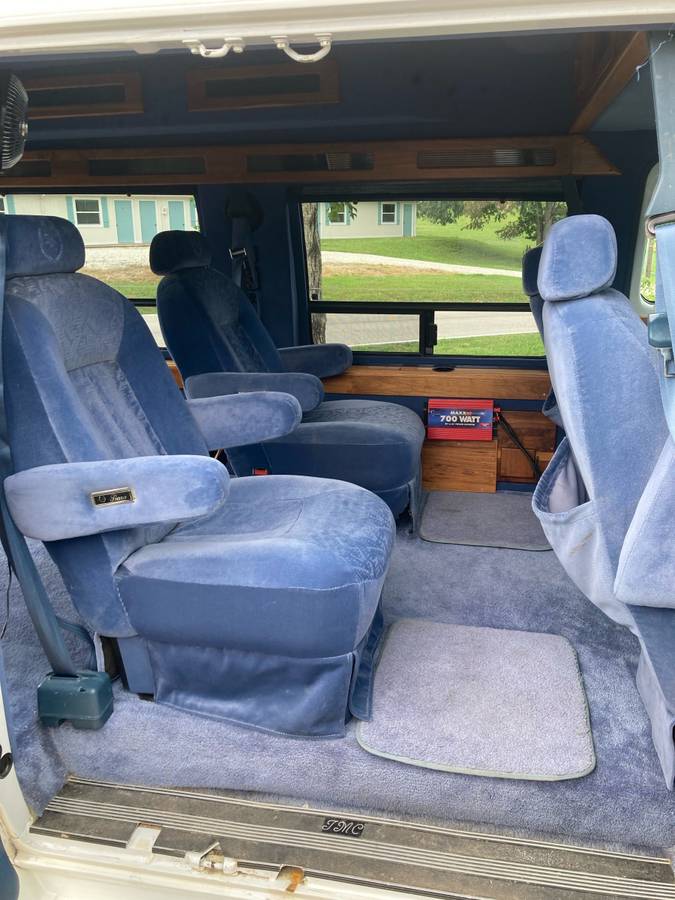 Gmc-vandura-34-ton-1995-white-9