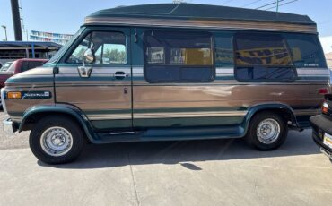 Gmc-vandura-sherrod-conversion-van-slx-series-1995-green-4