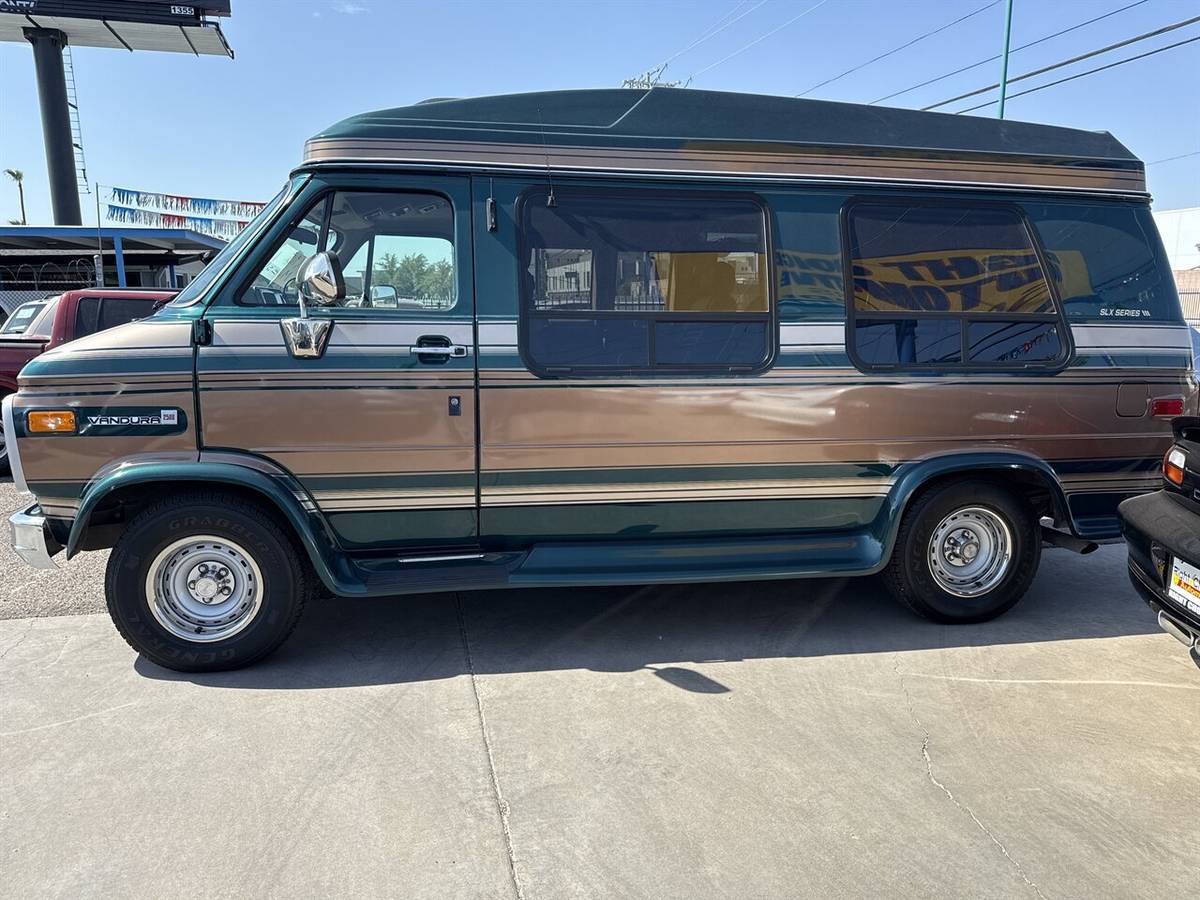 Gmc-vandura-sherrod-conversion-van-slx-series-1995-green-4