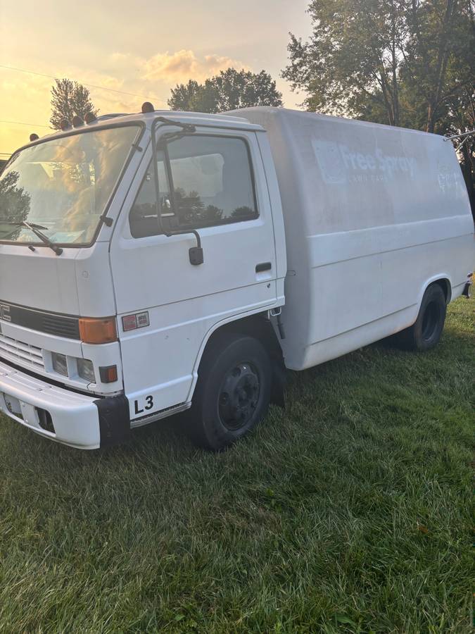 Gmc-w4s-tk-diesel-1993-white-1