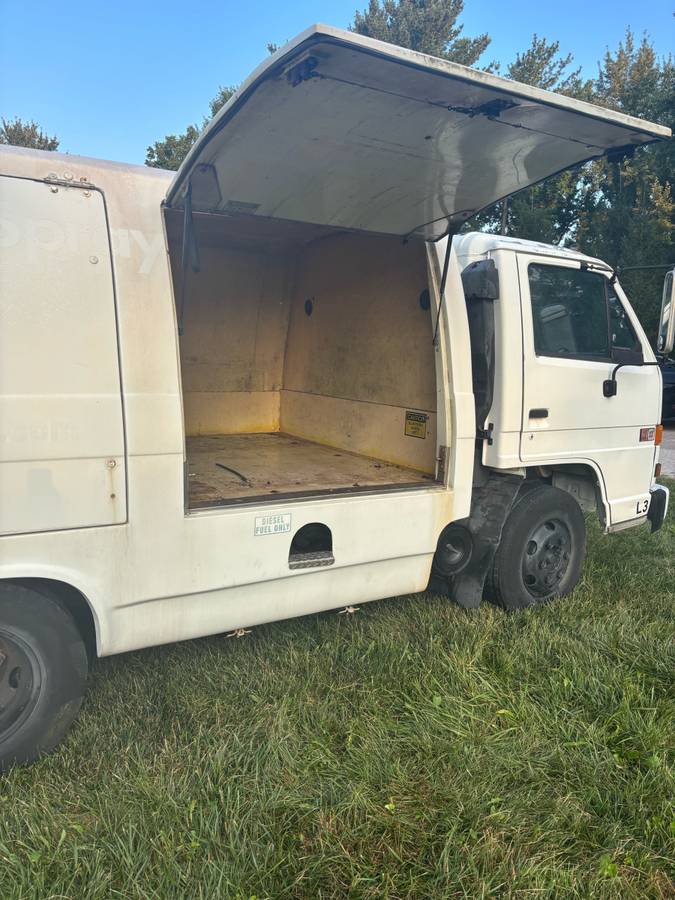 Gmc-w4s-tk-diesel-1993-white-2