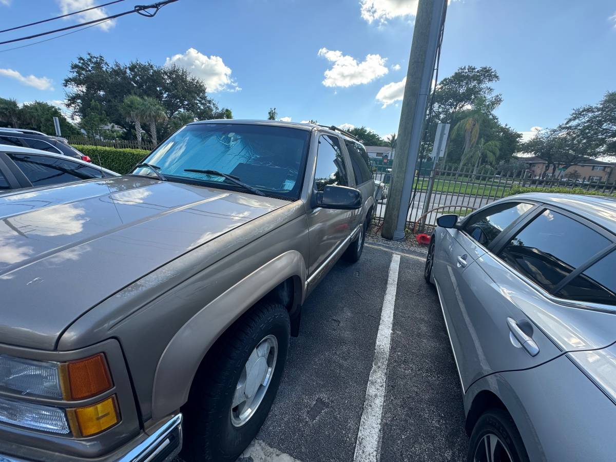 Gmc-yukon-diesel-1995-4