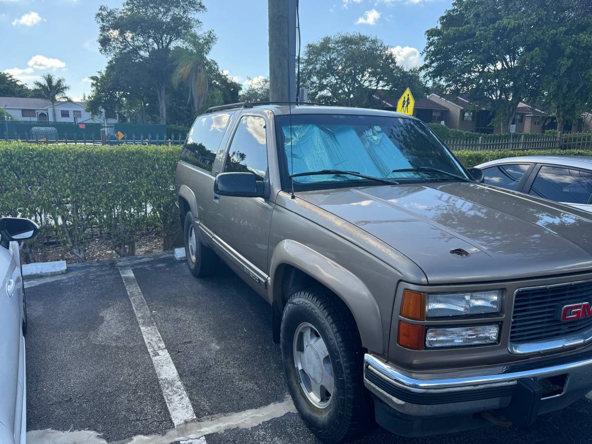 Gmc-yukon-diesel-1995