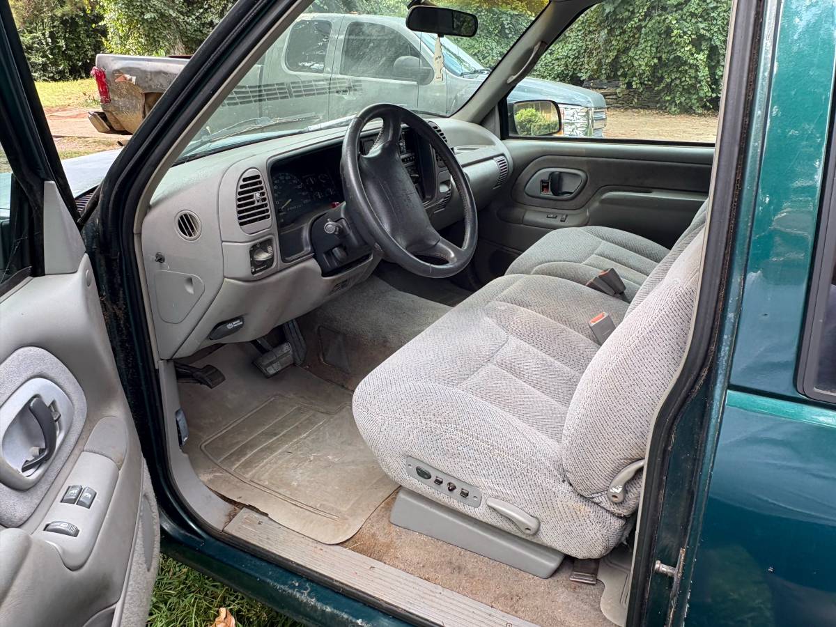 Gmc1500-1995-green-1