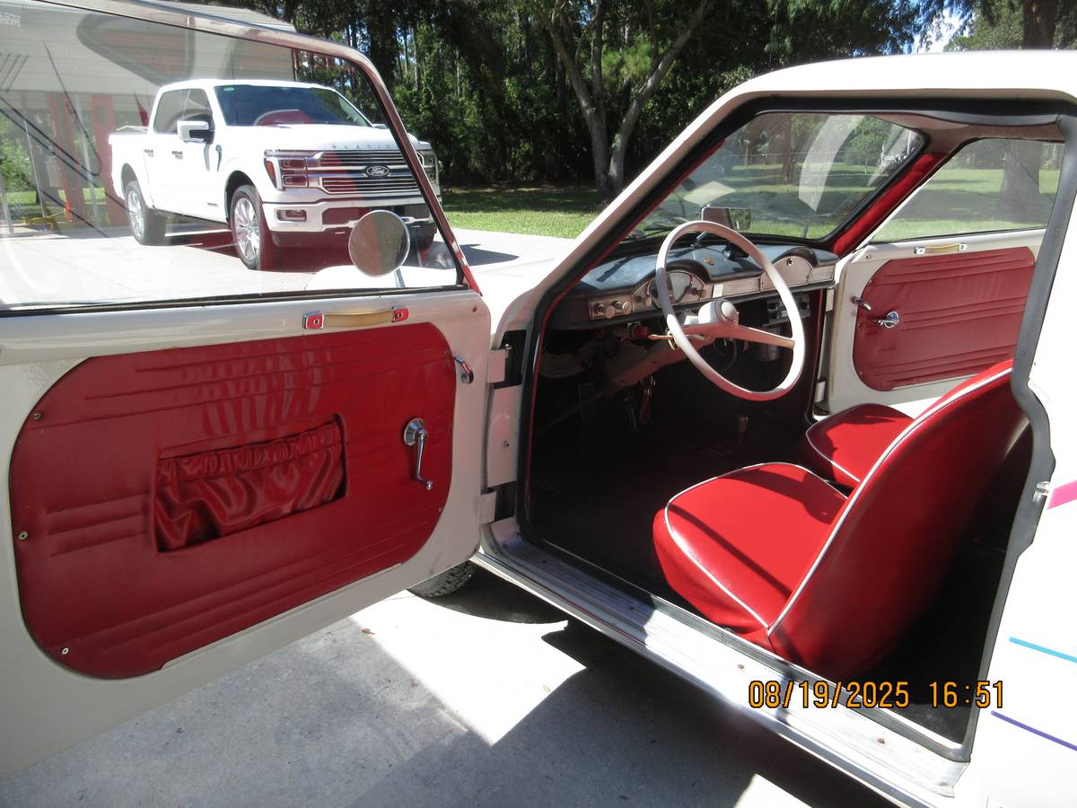 Goggomobole-ts250-coupe-1967-white-11