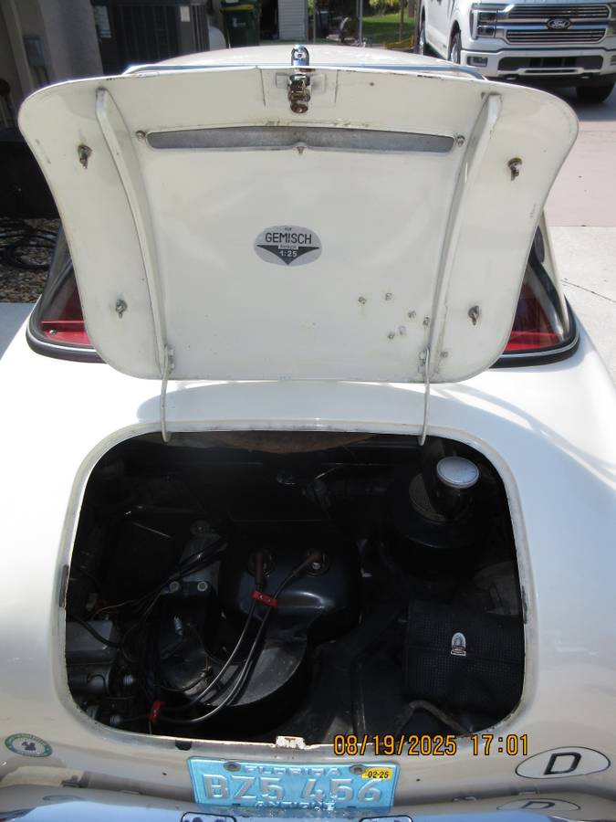 Goggomobole-ts250-coupe-1967-white-14