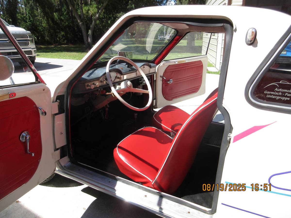 Goggomobole-ts250-coupe-1967-white-20