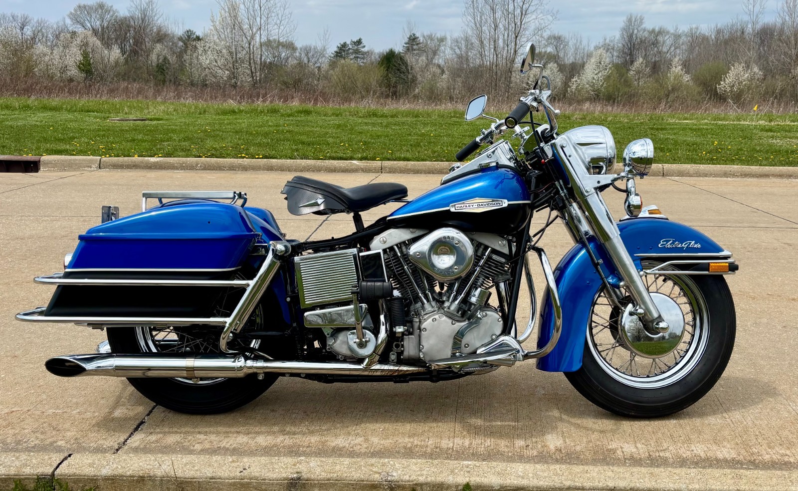 Harley-Davidson-Electra-Glide-FLH-1969-1