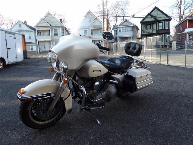 Harley-Davidson-FLHTP-POLICE-1986-3