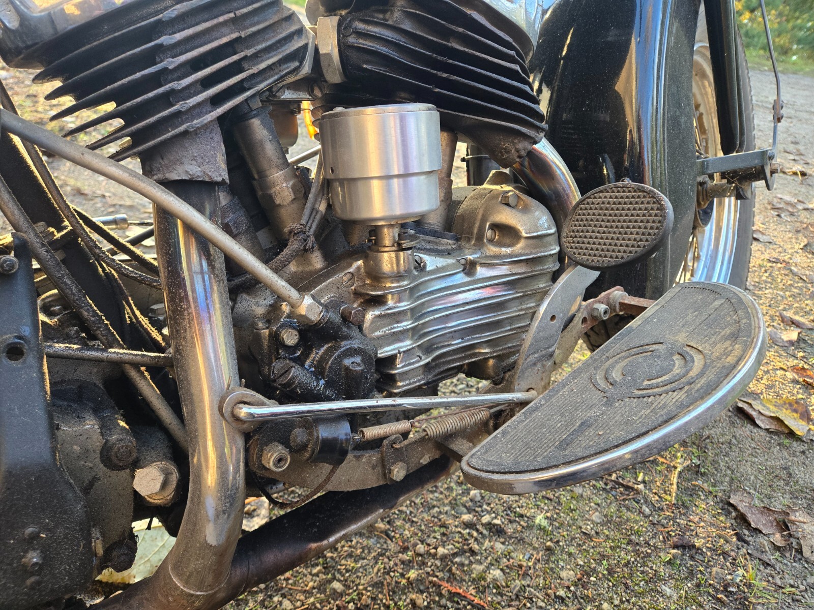 Harley-Davidson-Softail-1937-4