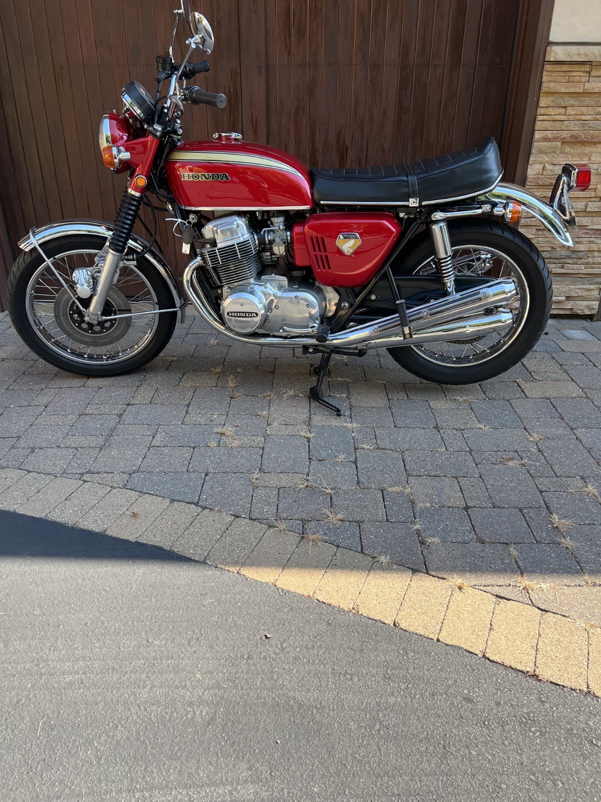 Honda-CB-1969-3