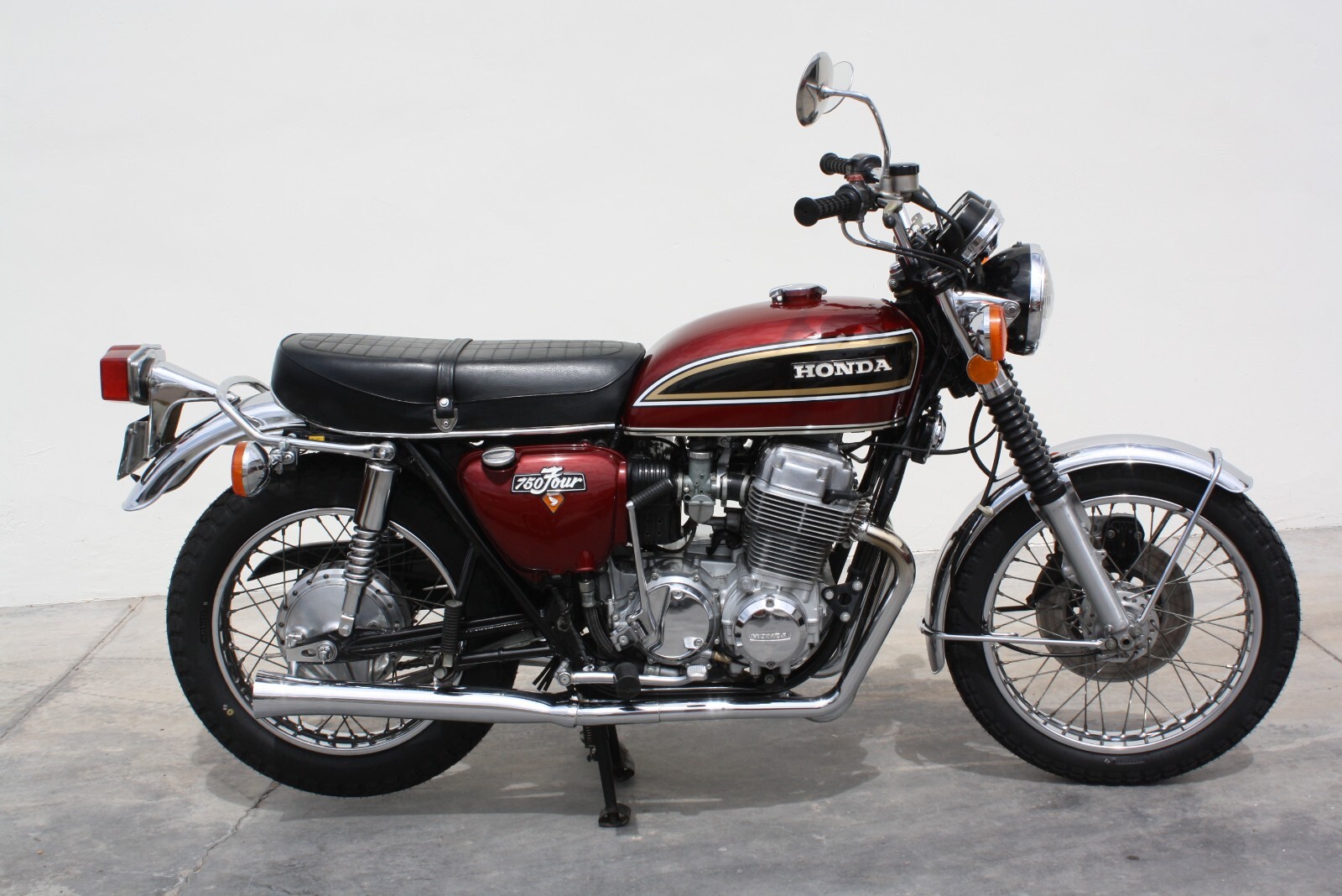 Honda-CB-1976-30