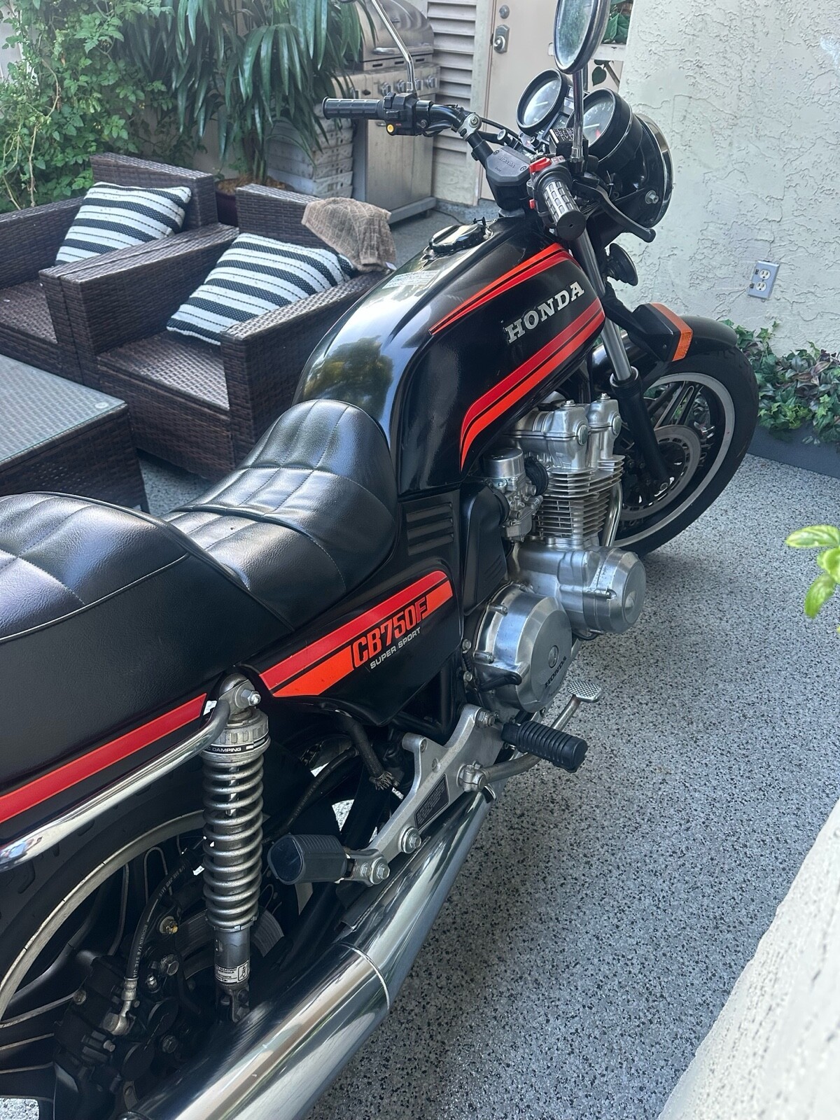 Honda-CB750F-1981-3
