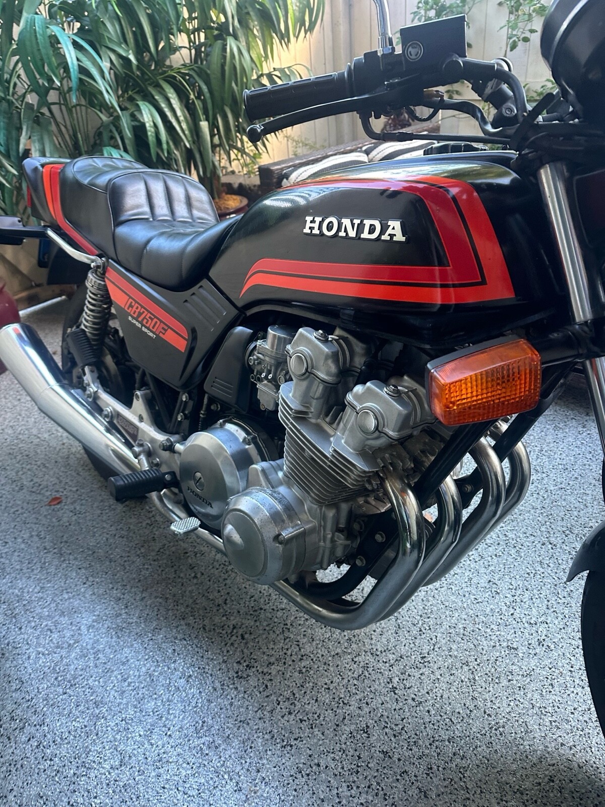 Honda-CB750F-1981-9
