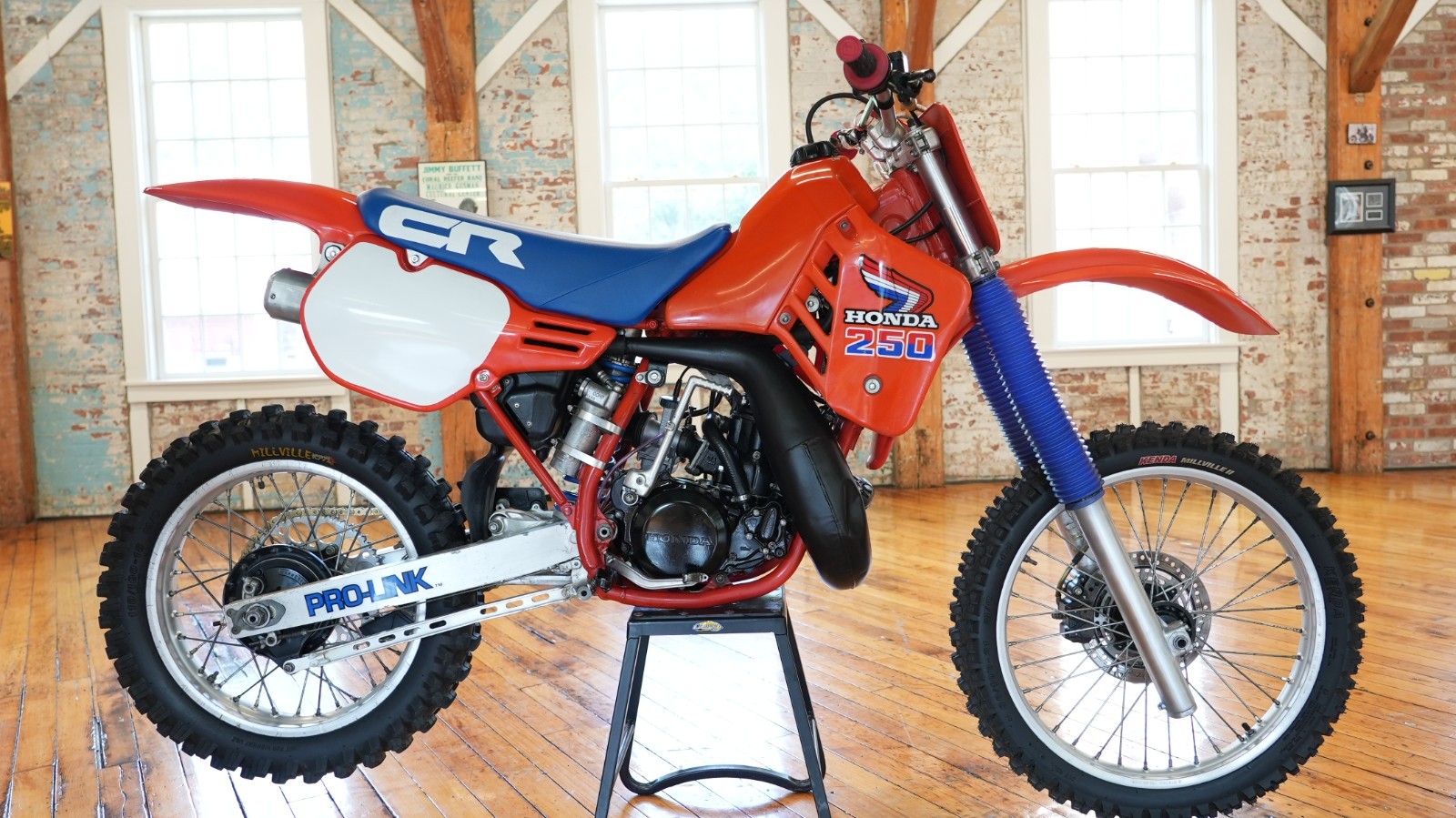 Honda-CR-1985-2
