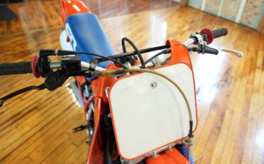 Honda-CR-1985-21