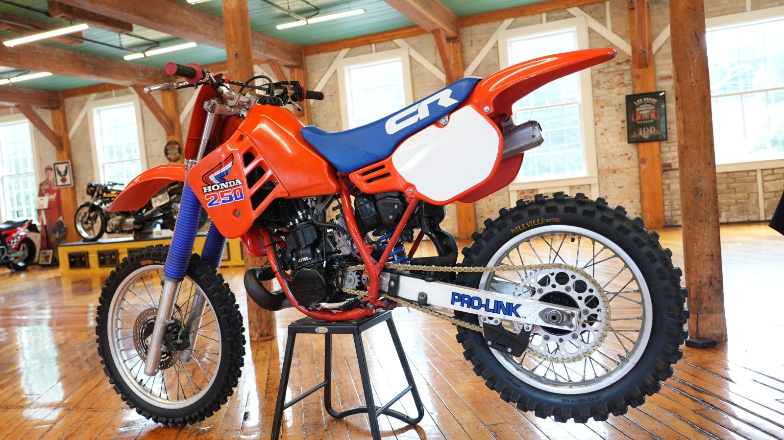 Honda-CR-1985-6