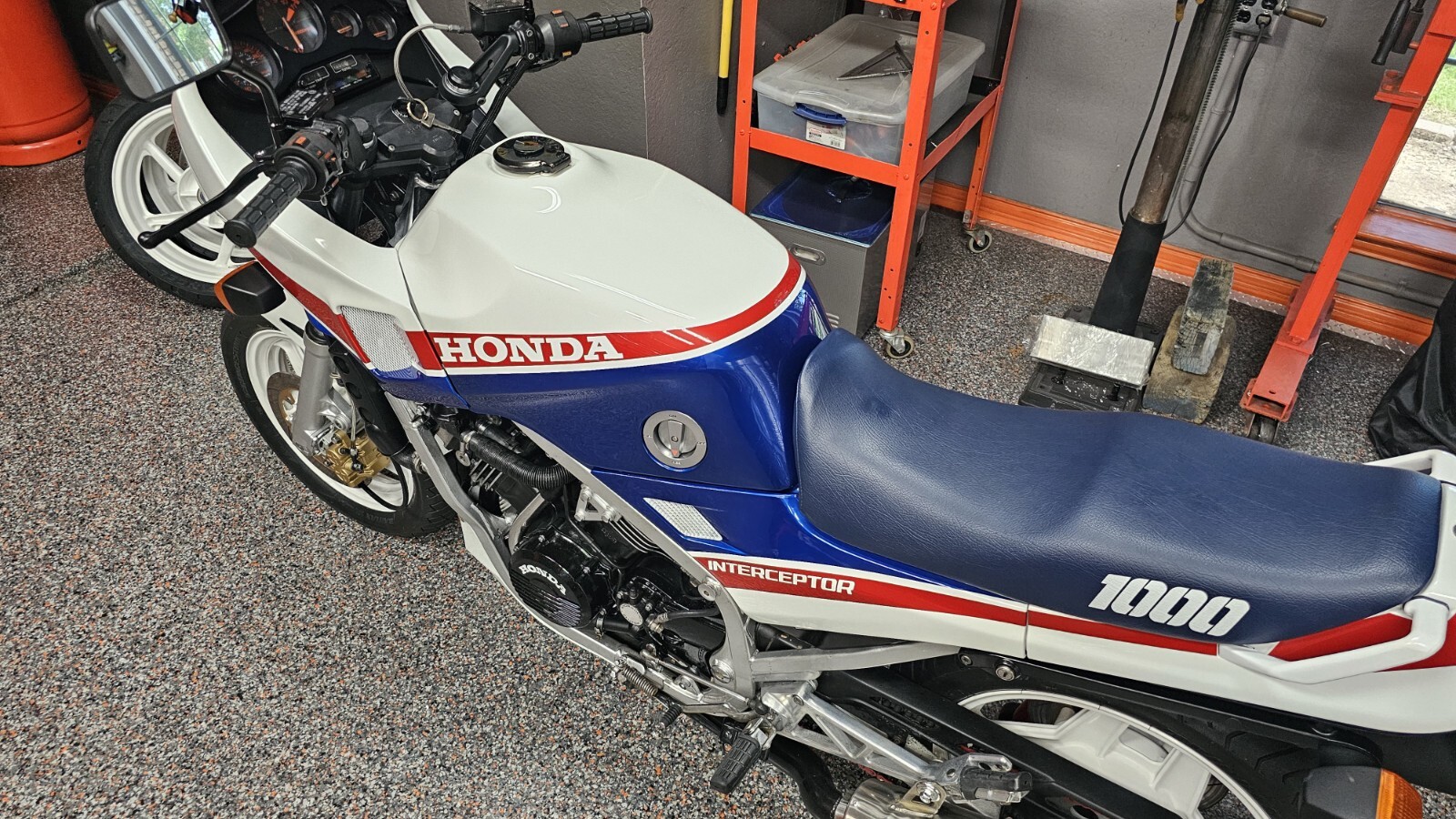 Honda-Interceptor-1984-6