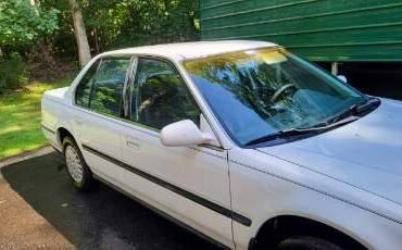 Honda-accord-1992-white