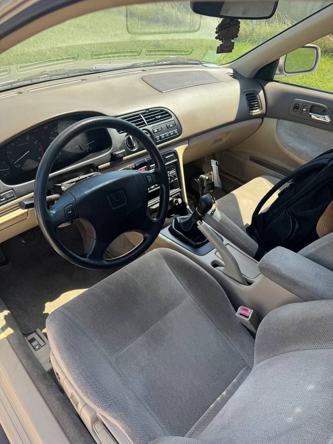 Honda-accord-1994-5